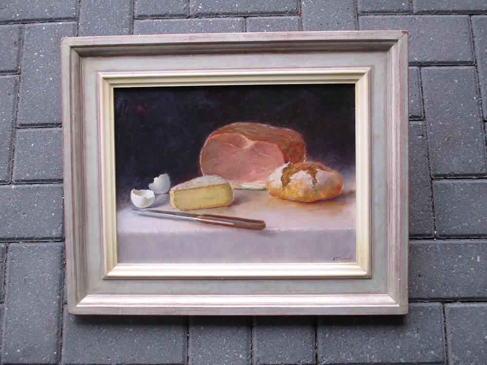 E.P. Moleveld, ham en kaas, olieverf op linnen, afmeting 30x40cm doekmaat, afmeting incl. lijst 46x56cm