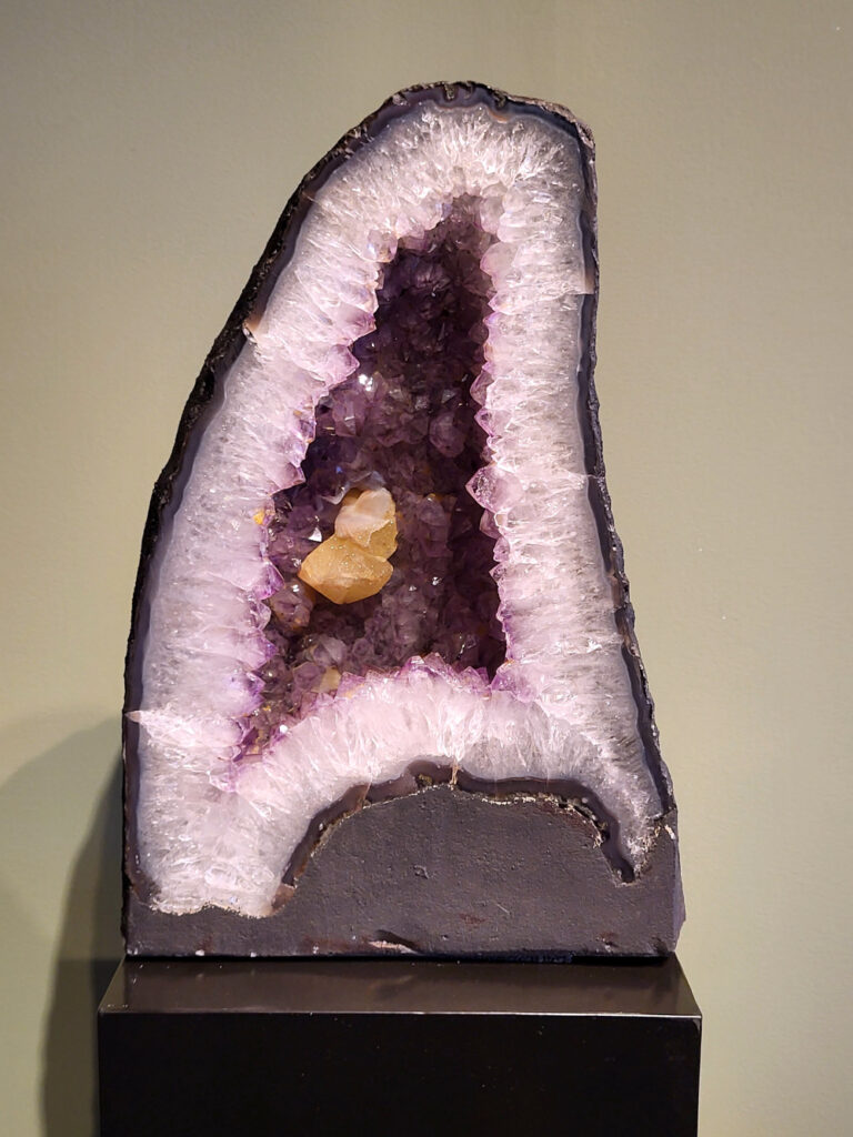 Amethist met calciet, 22 kg, 295,- euro, nr. 1