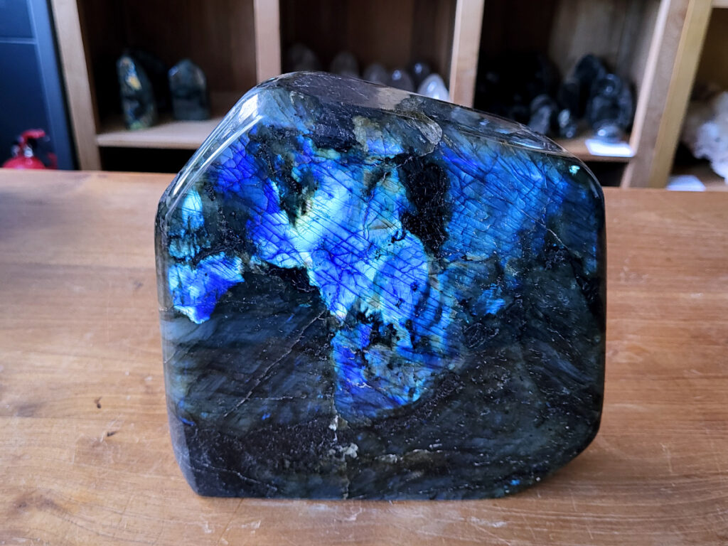 Labradoriet, 7,7kg, 270,- euro, nr. 21