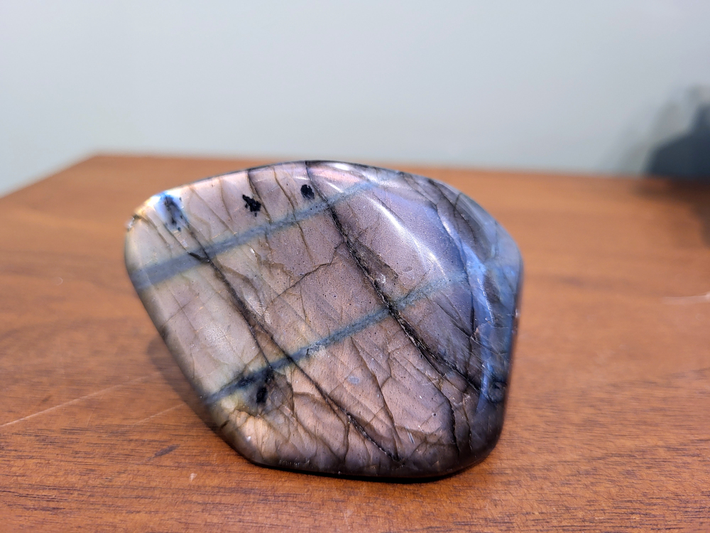 Labradoriet roze, 8cm br., 8,50 euro, nr. 32