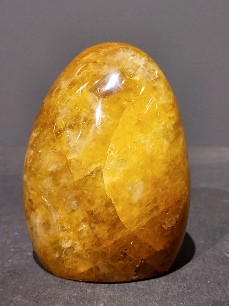 Golden healer, sculptuur, 0,9kg, 11cm hoog, 32,- euro, nr. 5