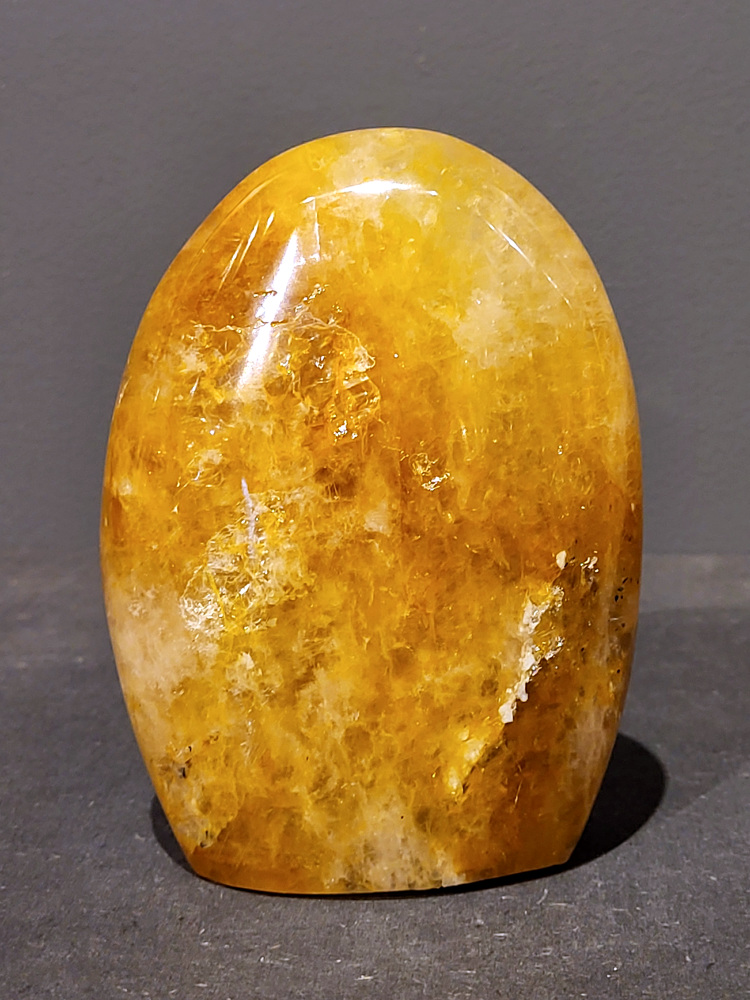 Golden healer, sculptuur, 1kg, 13cm hoog, 35,- euro, nr. 6