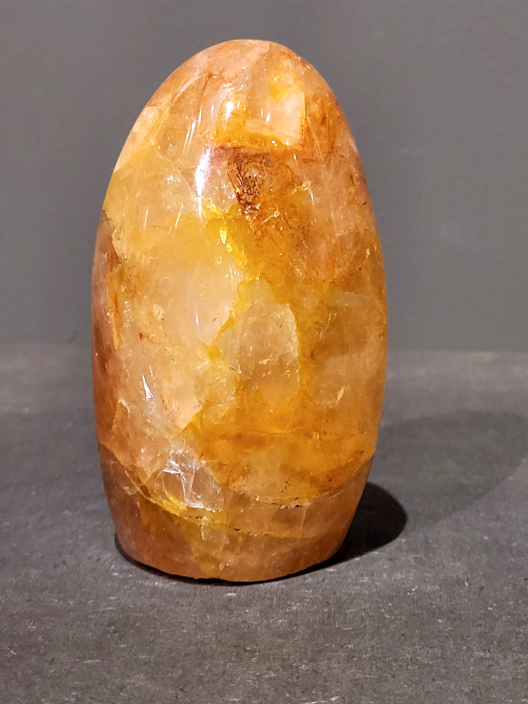 Golden healer, sculptuur, 0,7kg, 12cm hoog, 24,- euro, nr. 9