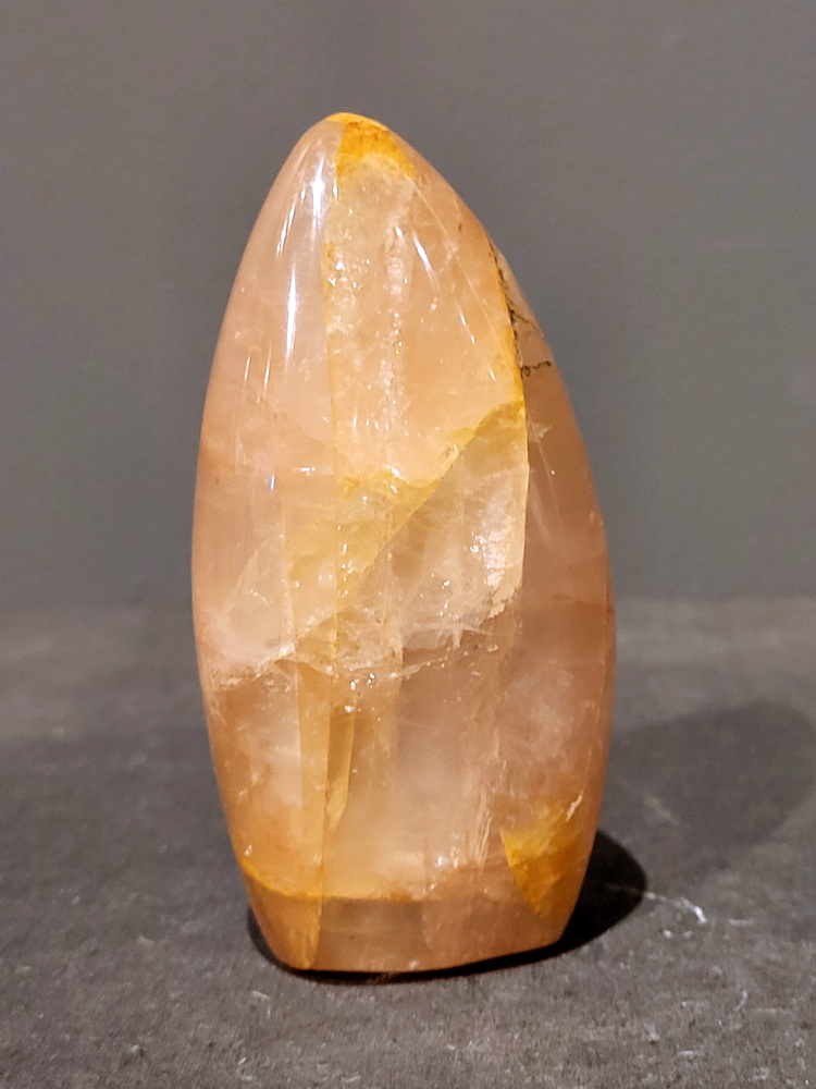 Red healer, sculptuur, 0,3kg, 10cm hoog, 12,- euro, nr. 11