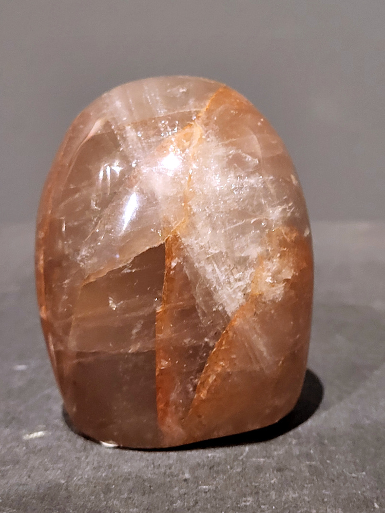 Red healer, sculptuur, 0,3kg, 7cm hoog, 11,- euro, nr. 10