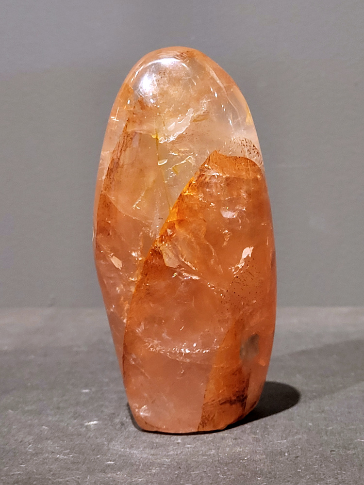 Red healer, sculptuur, 0,5kg, 12cm hoog, 16,- euro, nr. 15