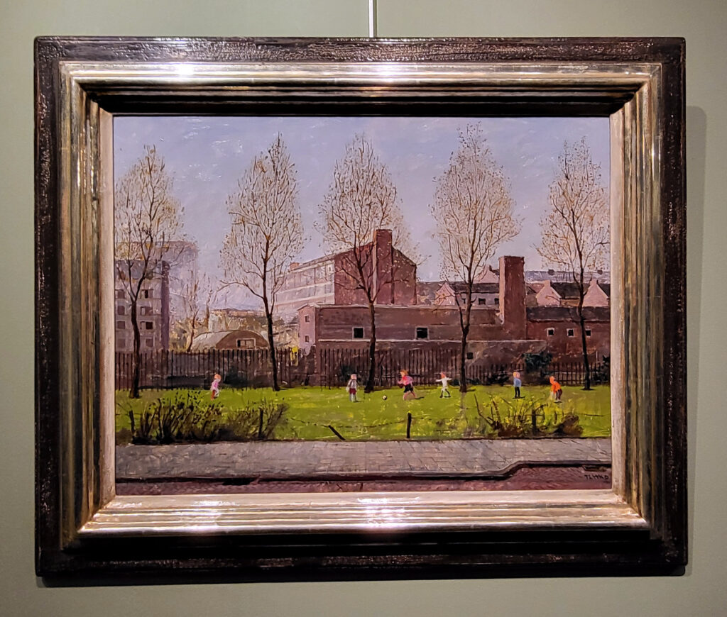 <strong>Onnes, Harm Kamerlingh Onnes, olieverf op boardplaat, afmeting 38x50cm boardplaat, het voetbalveldje, afmeting incl. lijst 52x64cm, 3250,- euro, nr. 2</strong>

Kamerlingh Onnes, Harm Kamerlingh Onnes ..1893-1985
<strong>Harm Kamerlingh Onnes is geboren in 1893 te Zoeterwoude en is overleden in 1985 te Leiden.</strong>

Harm Kamerlingh Onnes groeide op in een artistieke familie. Zijn eerste schilderlessen kreeg hij van zijn vader; daarna bezocht hij de Leidsche Teekenacademie. Zijn stijl is volstrekt eigen en origineel en zijn stadsgezichten en alledaagse voorstellingen kunnen het beste gekarakteriseerd worden als 'genrestukjes' van de 20ste eeuw. Ze zijn geschilderd met humor, in gedurfd felle kleuren en meestal op klein formaat. Zijn onderwerpen vond de schilder rond zijn woonplaatsen Den Haag, Delft en Voorschoten. Ook schilderde hij huiselijke tafereeltjes op Texel, waar zijn familie een zomerhuis had. Musea: o.a. <strong>Museum De Lakenhal in Leiden en het Rijksmuseum Kröller-Müller in Otterlo.</strong>

Harm Kamerlingh Onnes was born in 1893 in Zoeterwoude and died in 1985 in Leiden.