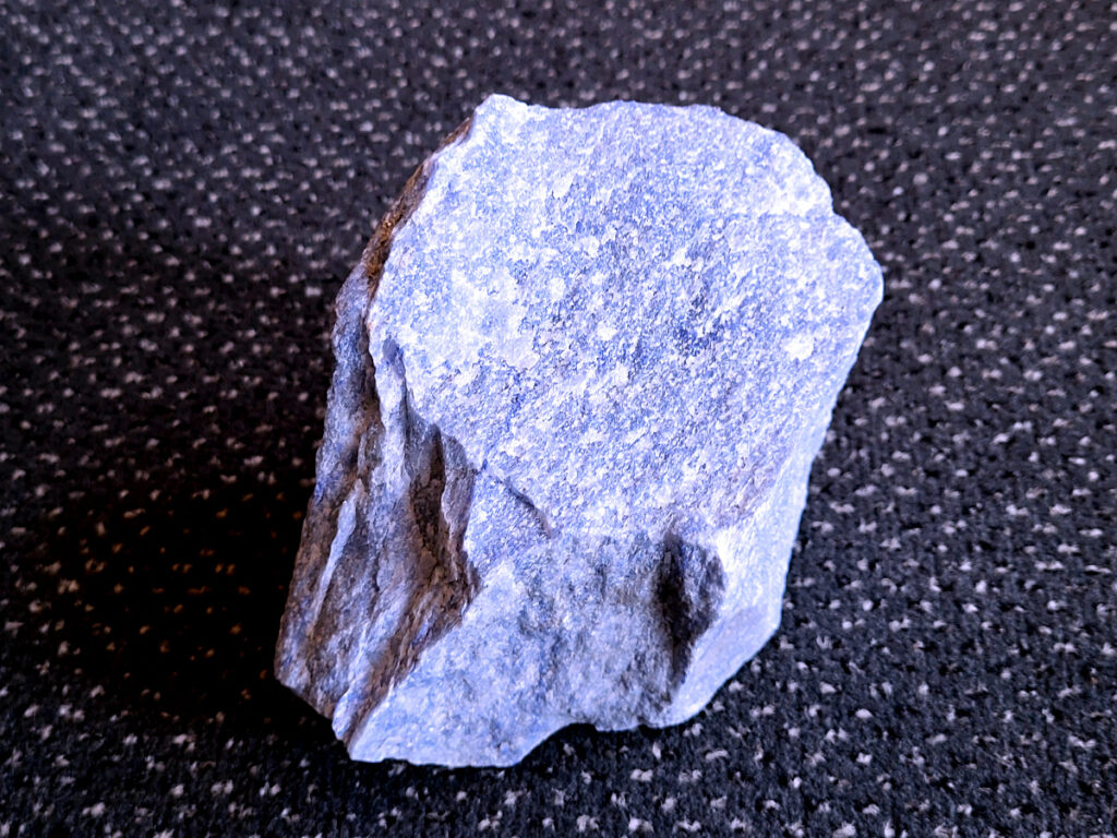 <strong>Sodaliet, ruw, 1,4kg, 14,- euro, nr. 2</strong>