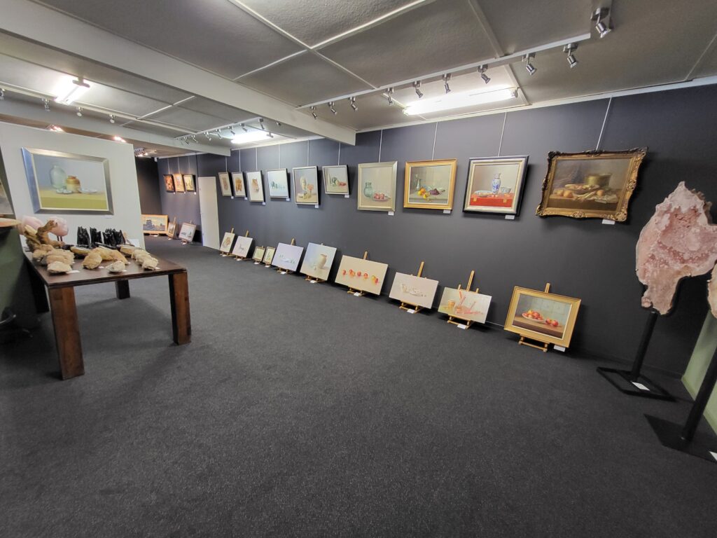 E.P. Moleveld in de galerie in Gasselternijveen