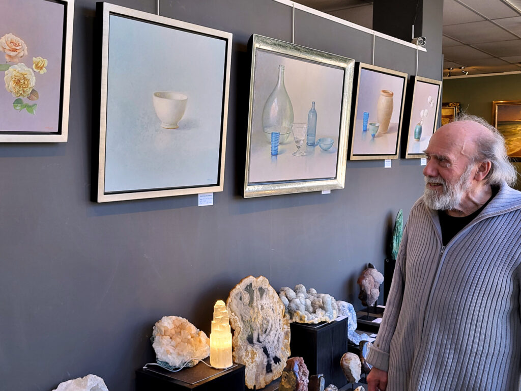 E.P. Moleveld in de galerie in Gasselternijveen