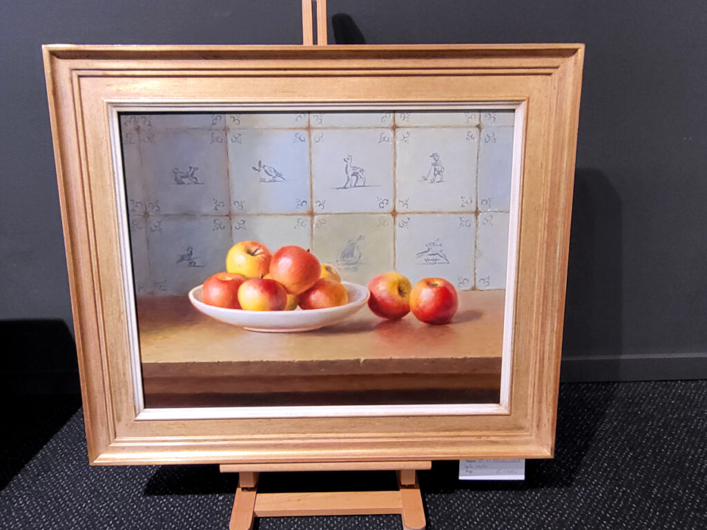Moleveld,Ed Moleveld,appels op een bord, olieverf op paneel, afmeting 40x50cm paneelmaat, incl. lijst, 1350,- euro, nr. 44