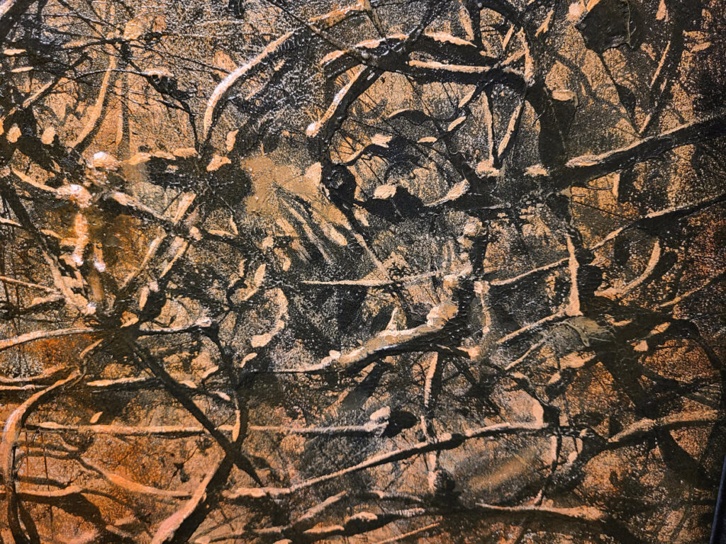 Igor Smirnov, 80x110cm paneel, detailfoto 3, 250,- euro, nr. 3

Smirnov, I. Smirnov, Igor Smirnov 1975-
Smirnov, Igor Smirnov geboren op 9 januari 1975 te St. Petersburg.
Volgde een opleiding op de Kunstschool eveneens te St. Petersburg van 3 jaar. Verbleef omstreeks 1996 een half jaar lang in Duitsland, waarna hij zich vestigde in Nederland.
Hij volgde de 5 jarige studie op de Kunstakademie te Groningen (Minerva), welke hij met succes afronde.
Hij heeft ondermeer les gehad van Asaph Ban Menahen, Gijs Frieling en Wim Jonkman.
Igor Smirnov weet de hedendaagse tijd vast te leggen in zijn vorm van schilderen, soms schokkend en dreigend, maar ook positief, kleurrijk, direkt en open.
Achter elk schilderij zit een eigen werkelijkheid aldus deze kunstenaar.

Smirnov, I. Smirnov, Igor Smirnov is born in st.Petersburg in 1975.